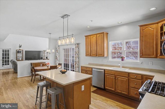 101 SOVEREIGN DR, Warrington, PA 18976