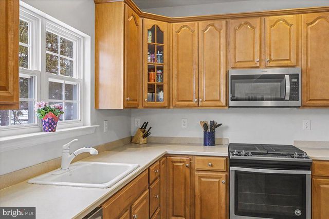 101 SOVEREIGN DR, Warrington, PA 18976