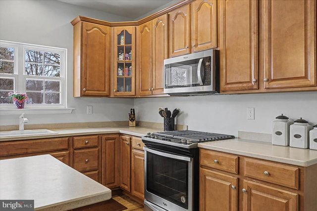 101 SOVEREIGN DR, Warrington, PA 18976