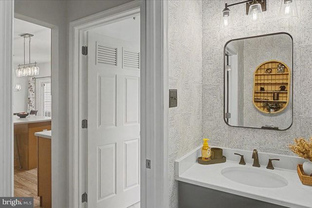 101 SOVEREIGN DR, Warrington, PA 18976