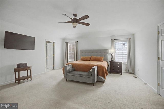 101 SOVEREIGN DR, Warrington, PA 18976