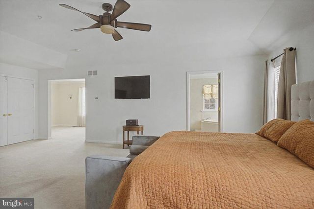 101 SOVEREIGN DR, Warrington, PA 18976