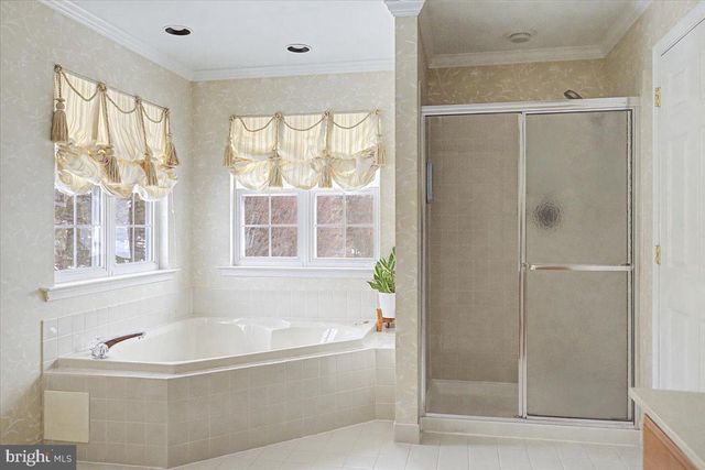 101 SOVEREIGN DR, Warrington, PA 18976