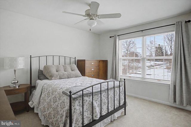 101 SOVEREIGN DR, Warrington, PA 18976