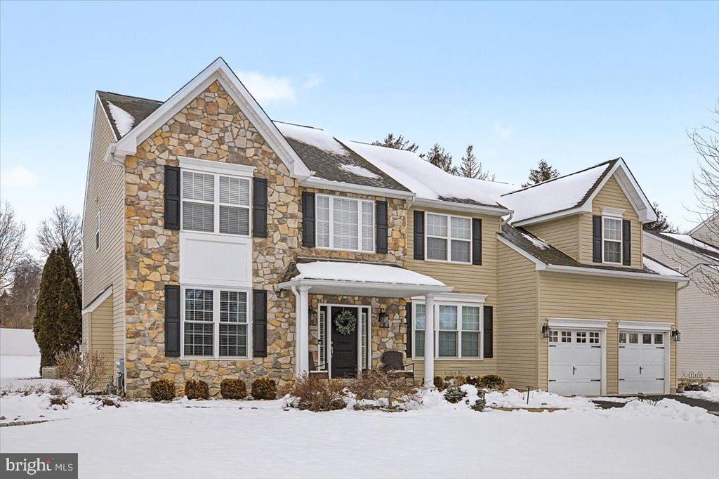 101 SOVEREIGN DR, Warrington, PA 18976