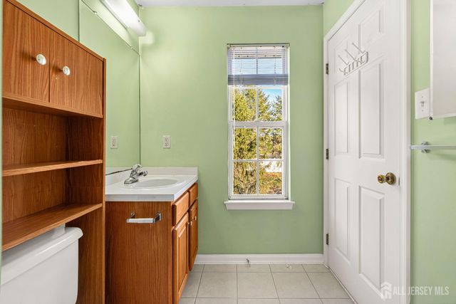 1209 blossom Circle, South Brunswick, NJ 08810