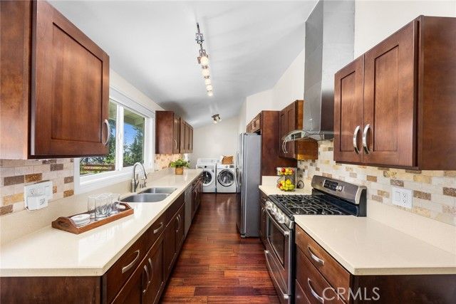 5010 Boston, La Crescenta, CA 91214