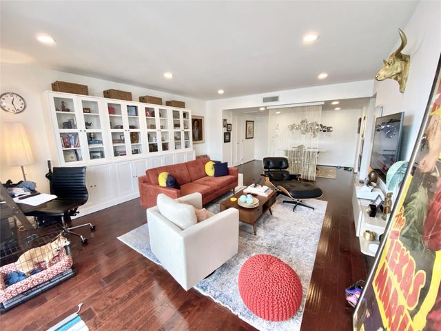 2016 Main Street 2105, Houston, TX 77002