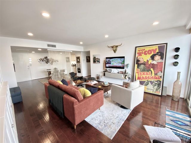 2016 Main Street 2105, Houston, TX 77002