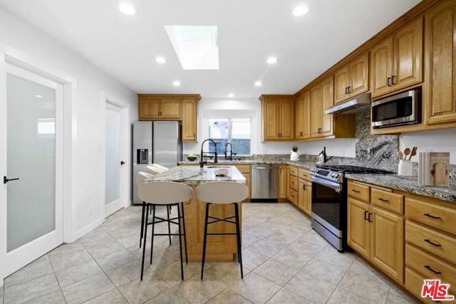 914 N Evergreen Street, Burbank, CA 91505