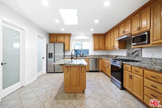 914 N Evergreen Street, Burbank, CA 91505