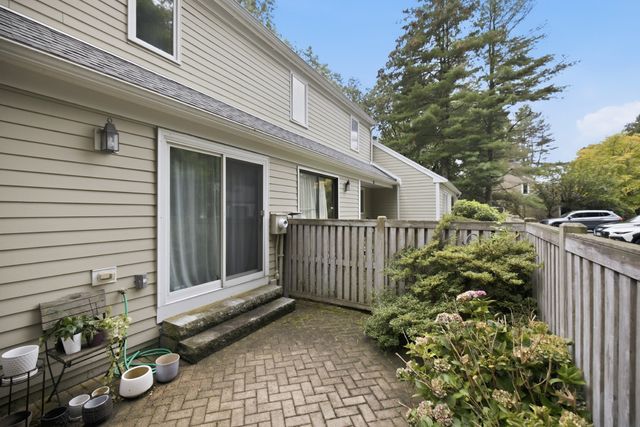 83 Fifer Lane 83, Lexington, MA 02420