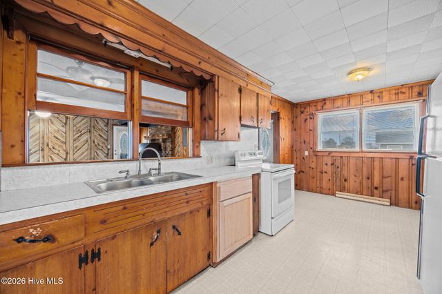 9576 Newland Road, Creswell, NC 27928