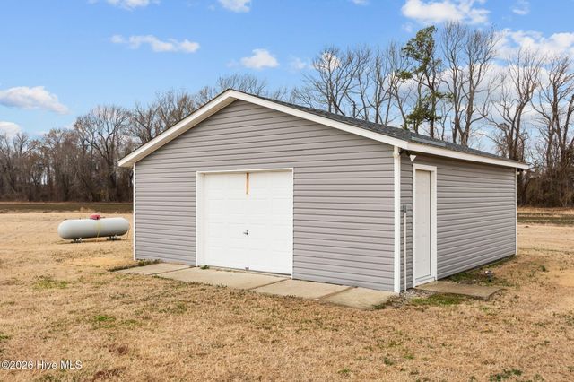 9576 Newland Road, Creswell, NC 27928