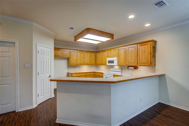 6911 Gold Street, Greenville, TX 75402