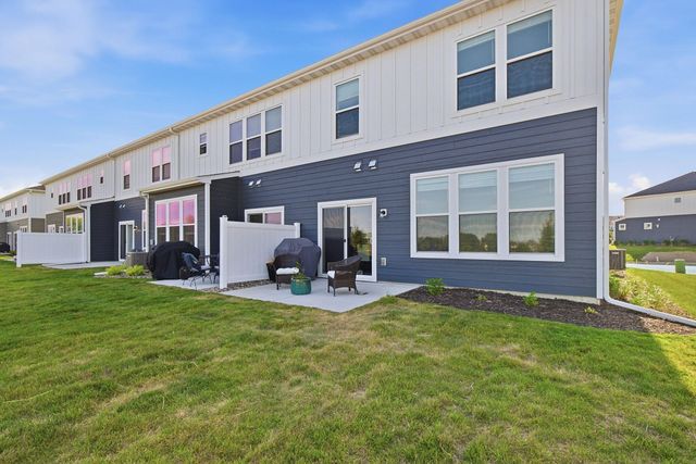 17922 Genoa Drive, Lakeville, MN 55024