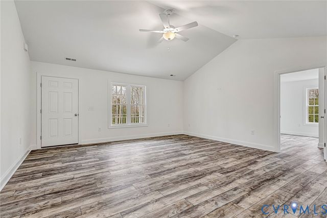 127 Ferry Landing Rd, Dunnsville, VA 22454