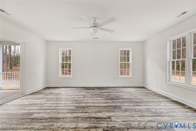 127 Ferry Landing Rd, Dunnsville, VA 22454