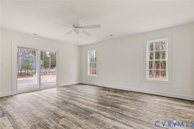 127 Ferry Landing Rd, Dunnsville, VA 22454