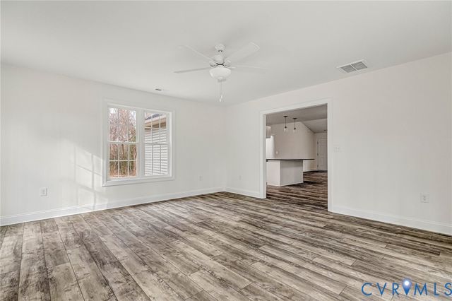 127 Ferry Landing Rd, Dunnsville, VA 22454