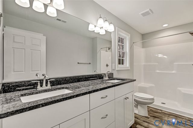 127 Ferry Landing Rd, Dunnsville, VA 22454