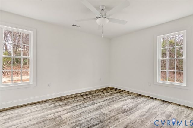 127 Ferry Landing Rd, Dunnsville, VA 22454