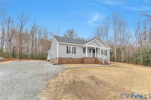 127 Ferry Landing Rd, Dunnsville, VA 22454