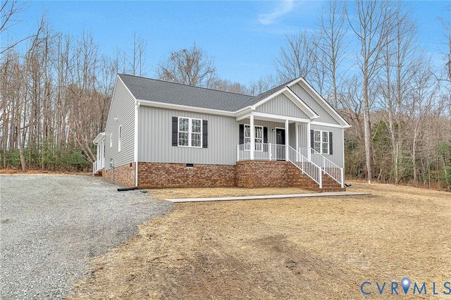 127 Ferry Landing Rd, Dunnsville, VA 22454