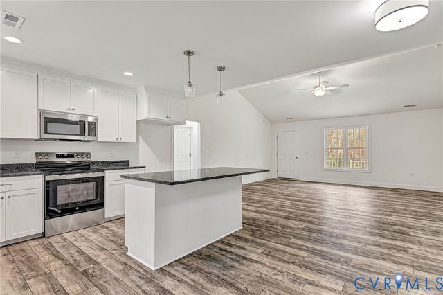 127 Ferry Landing Rd, Dunnsville, VA 22454