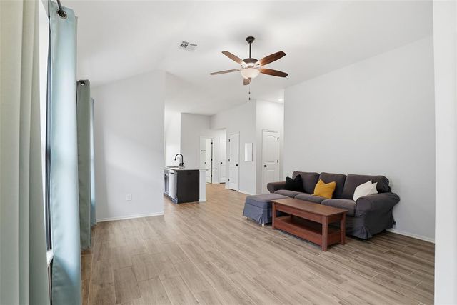 11609 SW 12th Streets, Yukon, OK 73099