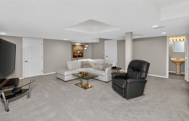 3202 NW 87th Lane, Ankeny, IA 50023