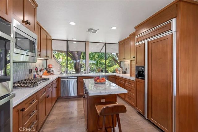 2023 Arroyo Drive, Riverside, CA 92506