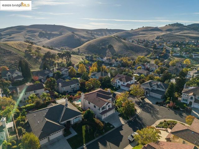 5350 Fernbank Dr, Concord, CA 94521