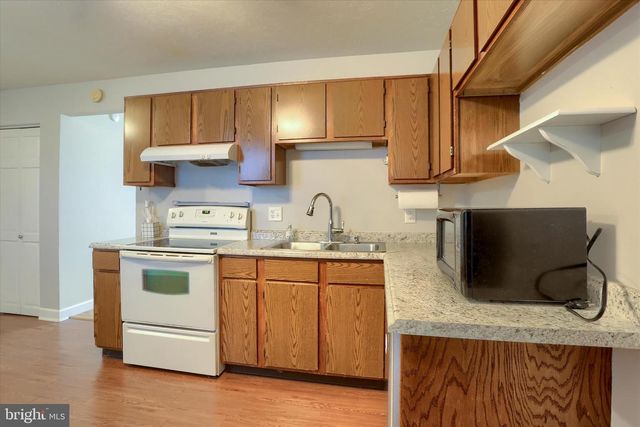 19 DOGWOOD LN, Cleona, PA 17042