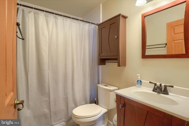19 DOGWOOD LN, Cleona, PA 17042
