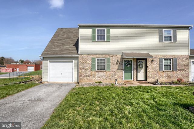 19 DOGWOOD LN, Cleona, PA 17042