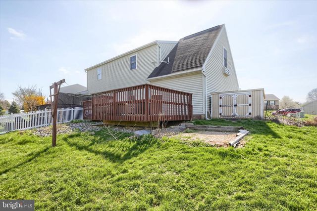 19 DOGWOOD LN, Cleona, PA 17042