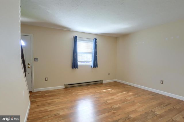 19 DOGWOOD LN, Cleona, PA 17042