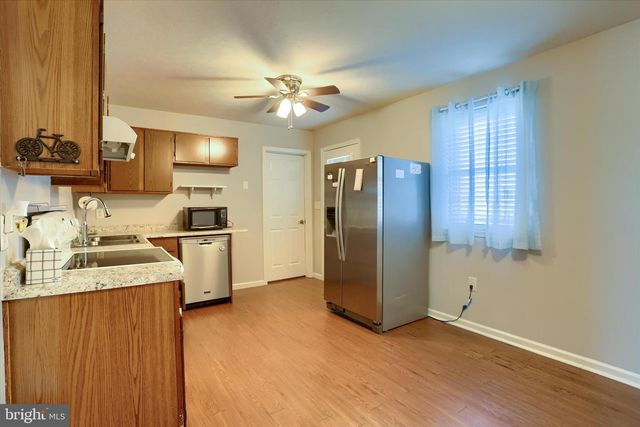 19 DOGWOOD LN, Cleona, PA 17042
