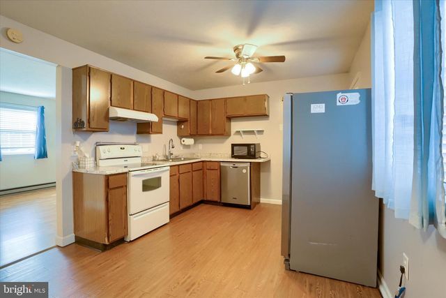 19 DOGWOOD LN, Cleona, PA 17042