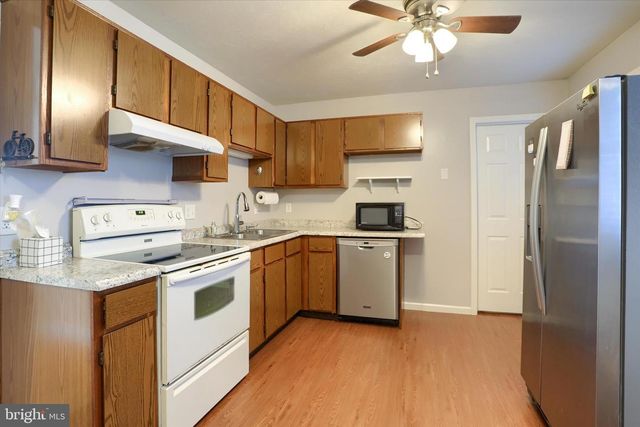 19 DOGWOOD LN, Cleona, PA 17042