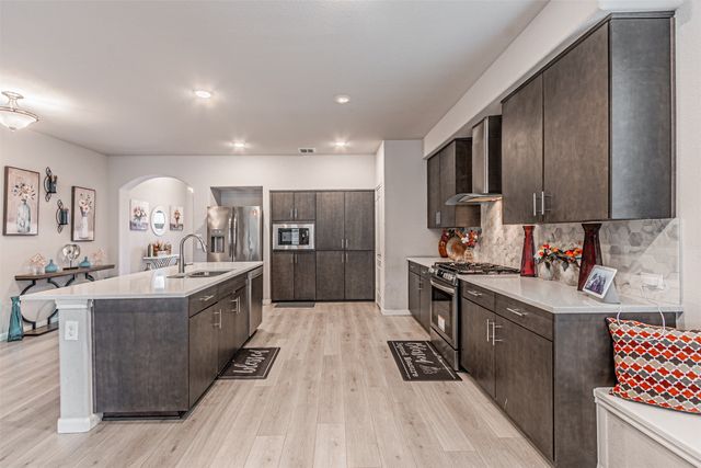 1128 Goldenrod Drive, Godley, TX 76044