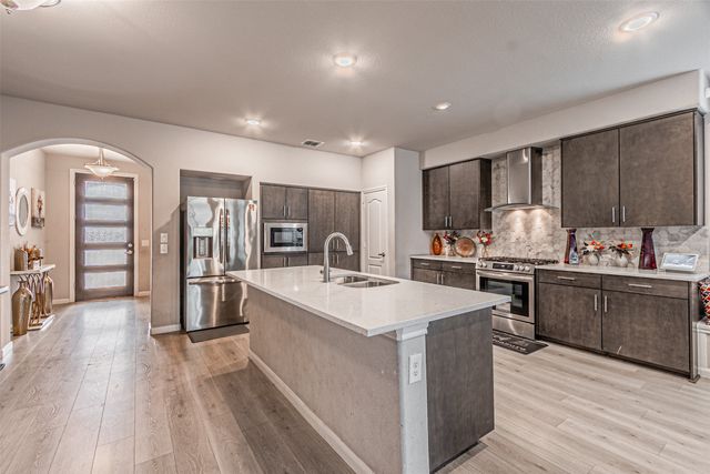 1128 Goldenrod Drive, Godley, TX 76044