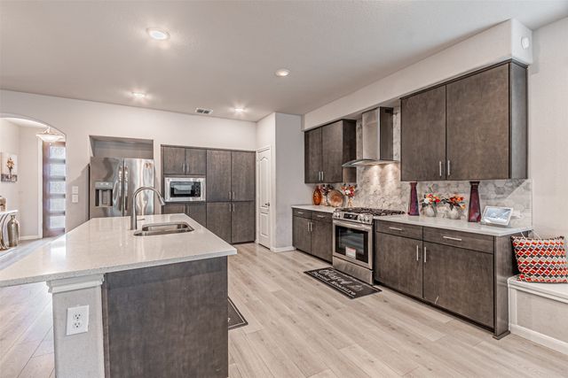 1128 Goldenrod Drive, Godley, TX 76044