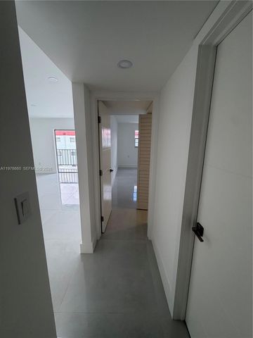 6070 W 19th Ave 315, Hialeah, FL 33012