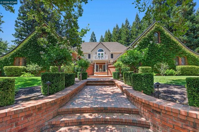 114 Pepperwood Ct, Danville, CA 94506