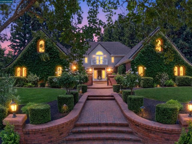 114 Pepperwood Ct, Danville, CA 94506