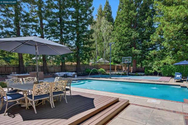 114 Pepperwood Ct, Danville, CA 94506