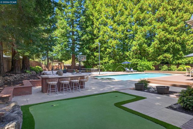 114 Pepperwood Ct, Danville, CA 94506