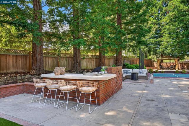 114 Pepperwood Ct, Danville, CA 94506